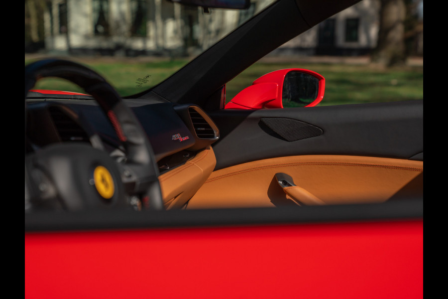 Ferrari 488 Spider | Front-lift | Pista wheels | Carbon stuur + LED's | Adapt. koplampen | Rosso Scuderia