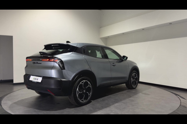 Alfa Romeo junior Elettrica 54 kWh | Warmtepomp | ACC met stop & go | Apple CarPlay - Android Auto
