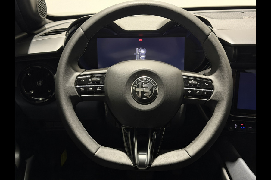 Alfa Romeo junior Elettrica 54 kWh | Warmtepomp | ACC met stop & go | Apple CarPlay - Android Auto