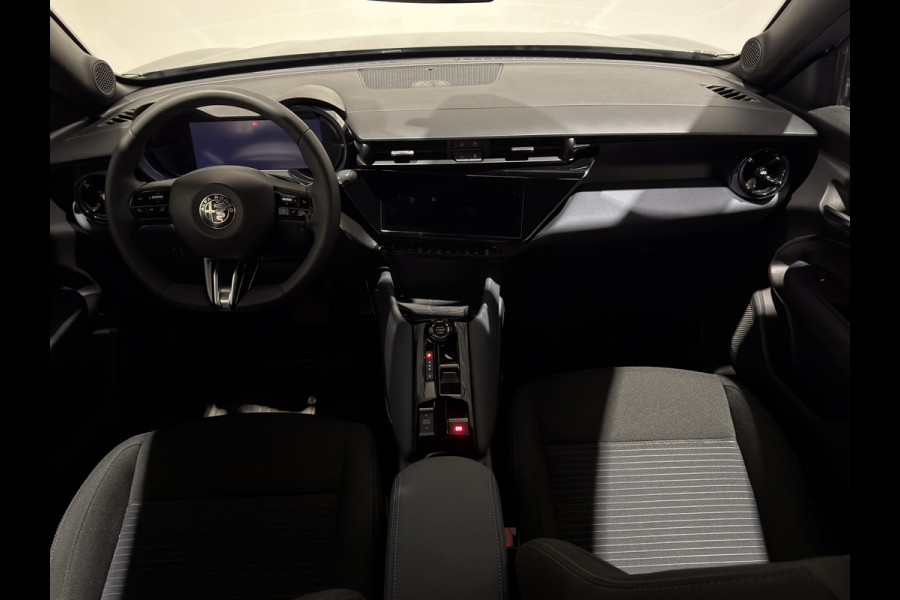 Alfa Romeo junior Elettrica 54 kWh | Warmtepomp | ACC met stop & go | Apple CarPlay - Android Auto