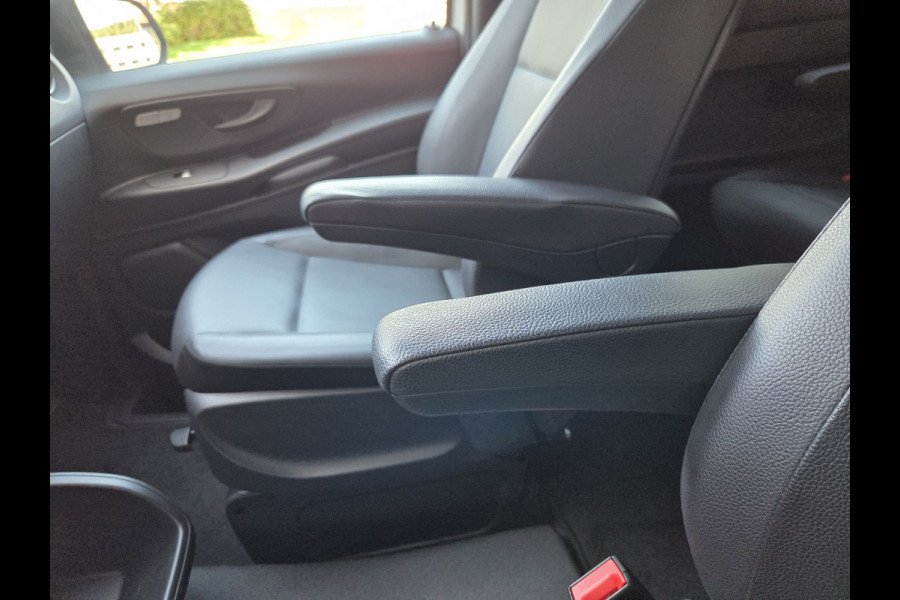 Mercedes-Benz EVITO TOURER PRO L2 8-Persoons Airco L & R Schuifdeur Command Navigatie Zwart leder
