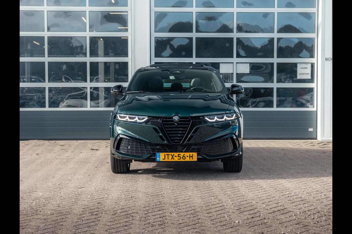 Alfa Romeo Tonale 1.3 Ibrida Plug-In Q4 270pk AWD Veloce | Teck Pack | Schuif/Kanteldak | Harman Kardon | 20"  | Bicolore