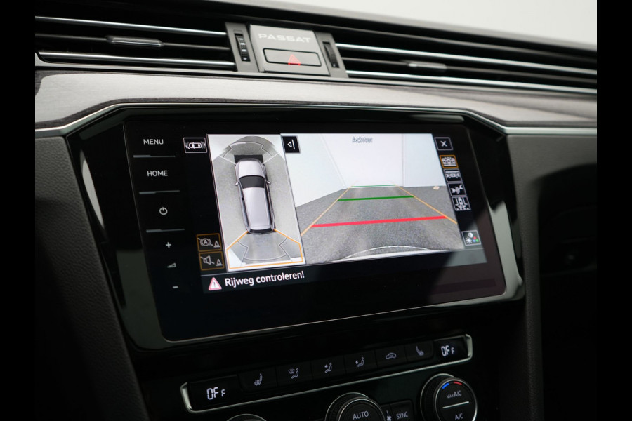 Volkswagen Passat 1.4 TSI PHEV GTE Business 218pk Dealer O.H. | Trekhaak Af Fabriek | Panodak | Head Up | Adaptive Cruise | 360 Camera | Dynaudio | Lederen Sportstoelen Memory & Massage | IQ Light | Stoelen & Stuur Verwarmd | Blis | Keyless | Apple Carplay | Plug In Hybrid |