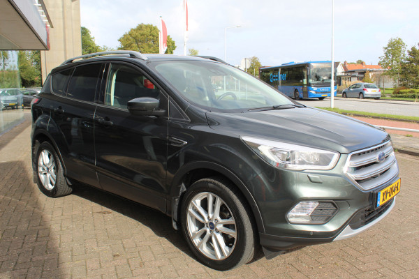 Ford Kuga 1.5 150 pk EcoBoost Titanium Mooie, chique en luxe Ford Kuga, hoge in- en uitstap ! Trekhaak, Climate Controle, Cruise Controle