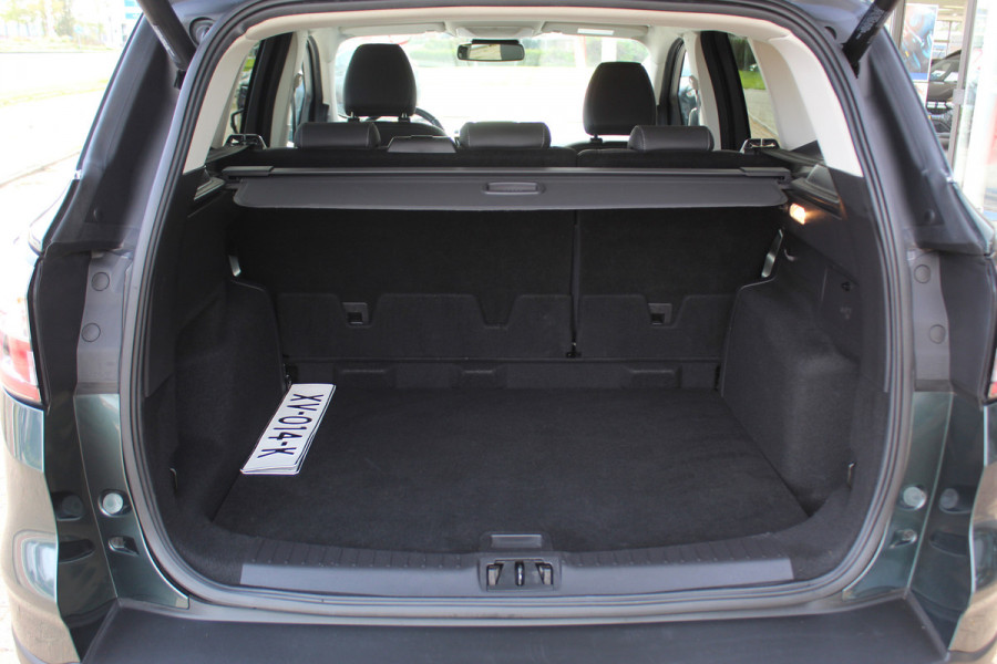 Ford Kuga 1.5 150 pk EcoBoost Titanium Mooie, chique en luxe Ford Kuga, hoge in- en uitstap ! Trekhaak, Climate Controle, Cruise Controle
