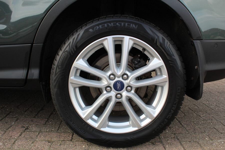 Ford Kuga 1.5 150 pk EcoBoost Titanium Mooie, chique en luxe Ford Kuga, hoge in- en uitstap ! Trekhaak, Climate Controle, Cruise Controle