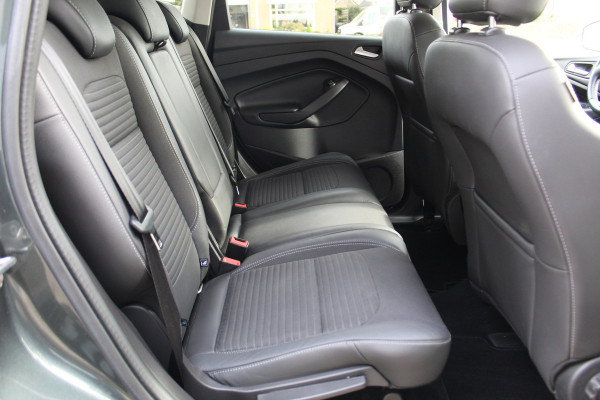 Ford Kuga 1.5 150 pk EcoBoost Titanium Mooie, chique en luxe Ford Kuga, hoge in- en uitstap ! Trekhaak, Climate Controle, Cruise Controle