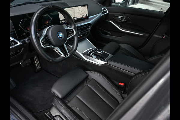 BMW 3-serie 330e | M-Sport | NL auto | Facelift | Stoelverwarming | Camera | Ambiance Interieur | Shadowline | Led Koplampen |