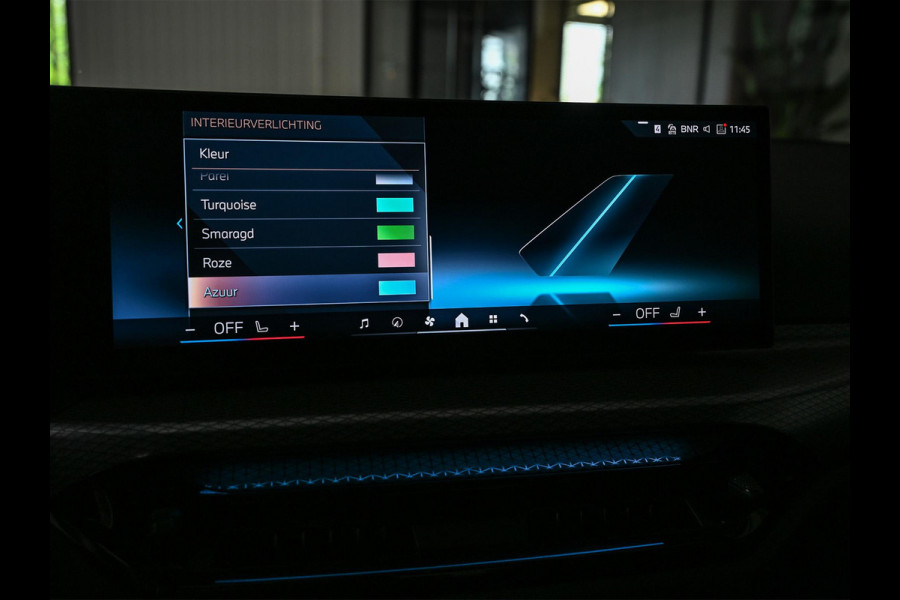 BMW 3-serie 330e | M-Sport | NL auto | Facelift | Stoelverwarming | Camera | Ambiance Interieur | Shadowline | Led Koplampen |