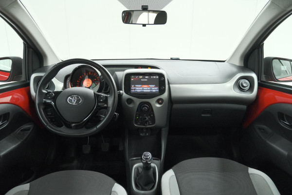 Toyota Aygo 1.0 VVT-i X-play | Camera | Airconditioning | Allseasonbanden