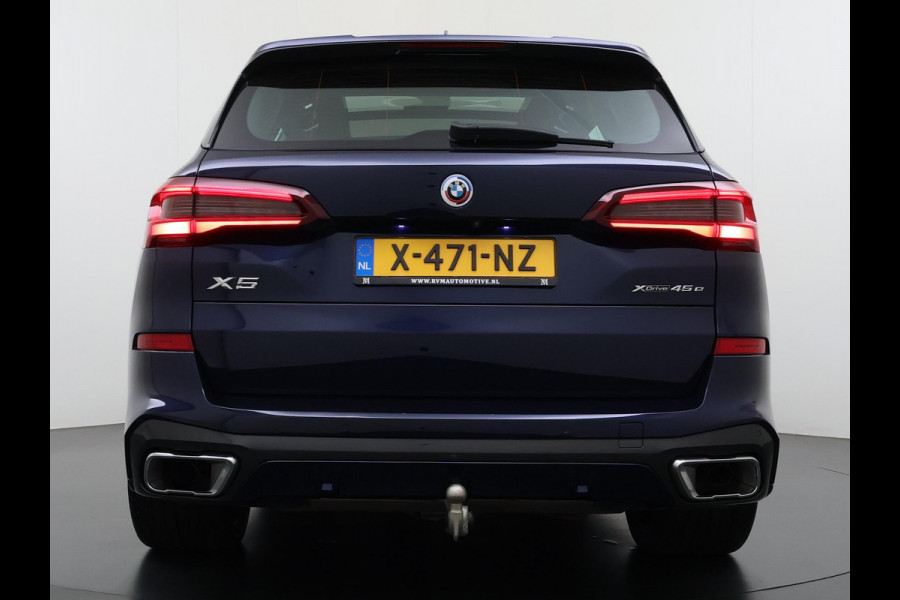 BMW X5 xDrive45e High Executive BOMVOL! | PANO | HARMAN KARDON | LASER LED | ELEK. ACHTER KLEP | ELEK. TREKHAAK | STOELVERWARMING | ELEK. MEM. SEAT | ACHTERUITRIJCAMERA | 22'' VELGEN | RIJKLAAR PRIJS + 12 MND BOVAG GARANTIE |