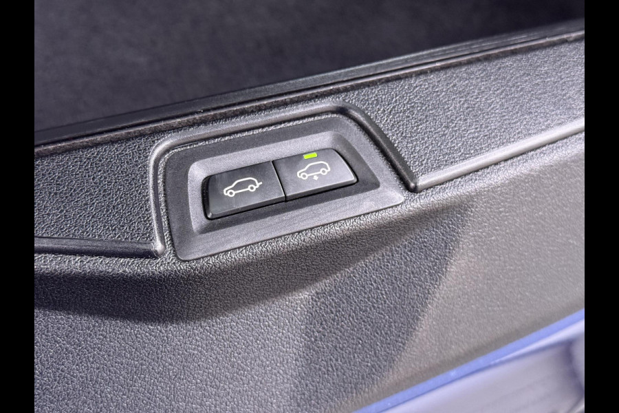 BMW X5 xDrive45e High Executive BOMVOL! | PANO | HARMAN KARDON | LASER LED | ELEK. ACHTER KLEP | ELEK. TREKHAAK | STOELVERWARMING | ELEK. MEM. SEAT | ACHTERUITRIJCAMERA | 22'' VELGEN | RIJKLAAR PRIJS + 12 MND BOVAG GARANTIE |