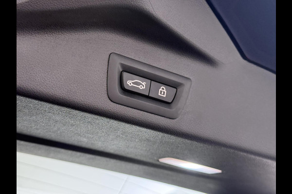 BMW X5 xDrive45e High Executive BOMVOL! | PANO | HARMAN KARDON | LASER LED | ELEK. ACHTER KLEP | ELEK. TREKHAAK | STOELVERWARMING | ELEK. MEM. SEAT | ACHTERUITRIJCAMERA | 22'' VELGEN | RIJKLAAR PRIJS + 12 MND BOVAG GARANTIE |