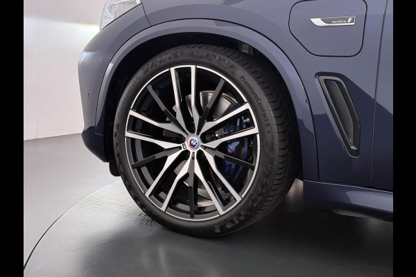BMW X5 xDrive45e High Executive BOMVOL! | PANO | HARMAN KARDON | LASER LED | ELEK. ACHTER KLEP | ELEK. TREKHAAK | STOELVERWARMING | ELEK. MEM. SEAT | ACHTERUITRIJCAMERA | 22'' VELGEN | RIJKLAAR PRIJS + 12 MND BOVAG GARANTIE |