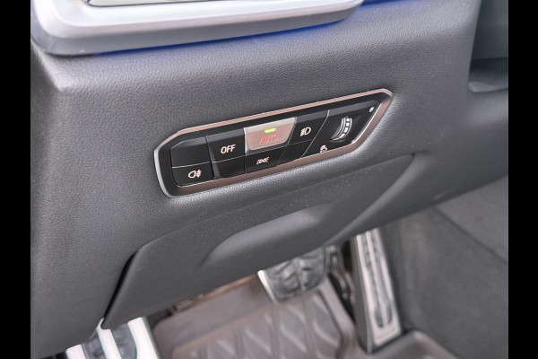 BMW X5 xDrive45e High Executive BOMVOL! | PANO | HARMAN KARDON | LASER LED | ELEK. ACHTER KLEP | ELEK. TREKHAAK | STOELVERWARMING | ELEK. MEM. SEAT | ACHTERUITRIJCAMERA | 22'' VELGEN | RIJKLAAR PRIJS + 12 MND BOVAG GARANTIE |