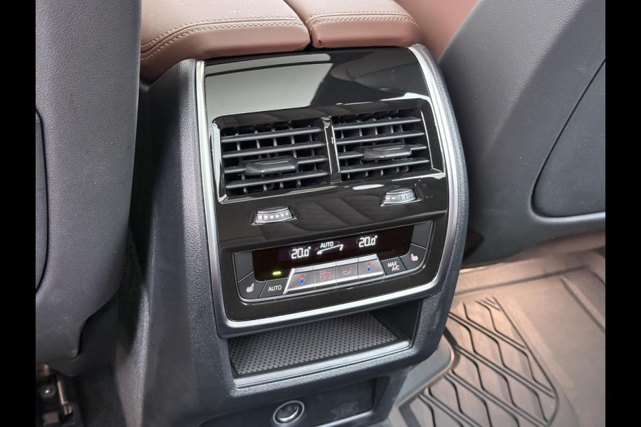BMW X5 xDrive45e High Executive BOMVOL! | PANO | HARMAN KARDON | LASER LED | ELEK. ACHTER KLEP | ELEK. TREKHAAK | STOELVERWARMING | ELEK. MEM. SEAT | ACHTERUITRIJCAMERA | 22'' VELGEN | RIJKLAAR PRIJS + 12 MND BOVAG GARANTIE |