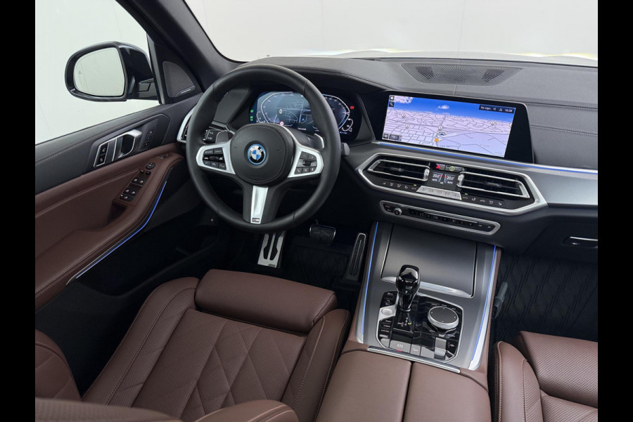 BMW X5 xDrive45e High Executive BOMVOL! | PANO | HARMAN KARDON | LASER LED | ELEK. ACHTER KLEP | ELEK. TREKHAAK | STOELVERWARMING | ELEK. MEM. SEAT | ACHTERUITRIJCAMERA | 22'' VELGEN | RIJKLAAR PRIJS + 12 MND BOVAG GARANTIE |