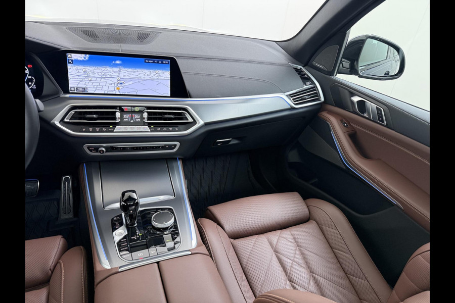 BMW X5 xDrive45e High Executive BOMVOL! | PANO | HARMAN KARDON | LASER LED | ELEK. ACHTER KLEP | ELEK. TREKHAAK | STOELVERWARMING | ELEK. MEM. SEAT | ACHTERUITRIJCAMERA | 22'' VELGEN | RIJKLAAR PRIJS + 12 MND BOVAG GARANTIE |