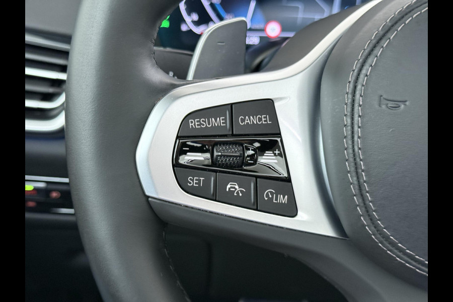 BMW X5 xDrive45e High Executive BOMVOL! | PANO | HARMAN KARDON | LASER LED | ELEK. ACHTER KLEP | ELEK. TREKHAAK | STOELVERWARMING | ELEK. MEM. SEAT | ACHTERUITRIJCAMERA | 22'' VELGEN | RIJKLAAR PRIJS + 12 MND BOVAG GARANTIE |