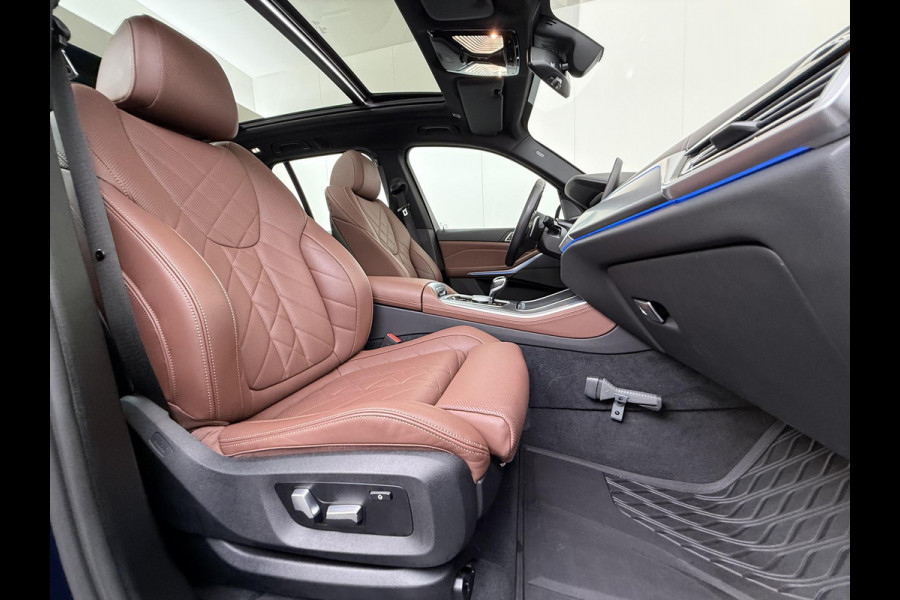 BMW X5 xDrive45e High Executive BOMVOL! | PANO | HARMAN KARDON | LASER LED | ELEK. ACHTER KLEP | ELEK. TREKHAAK | STOELVERWARMING | ELEK. MEM. SEAT | ACHTERUITRIJCAMERA | 22'' VELGEN | RIJKLAAR PRIJS + 12 MND BOVAG GARANTIE |
