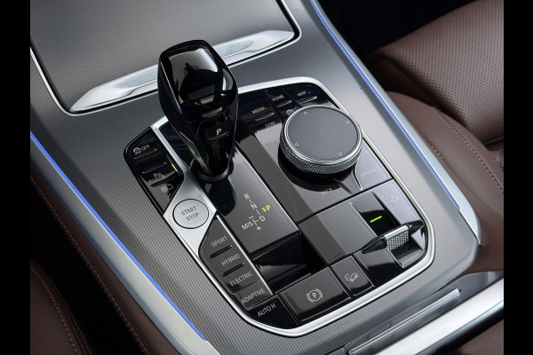 BMW X5 xDrive45e High Executive BOMVOL! | PANO | HARMAN KARDON | LASER LED | ELEK. ACHTER KLEP | ELEK. TREKHAAK | STOELVERWARMING | ELEK. MEM. SEAT | ACHTERUITRIJCAMERA | 22'' VELGEN | RIJKLAAR PRIJS + 12 MND BOVAG GARANTIE |