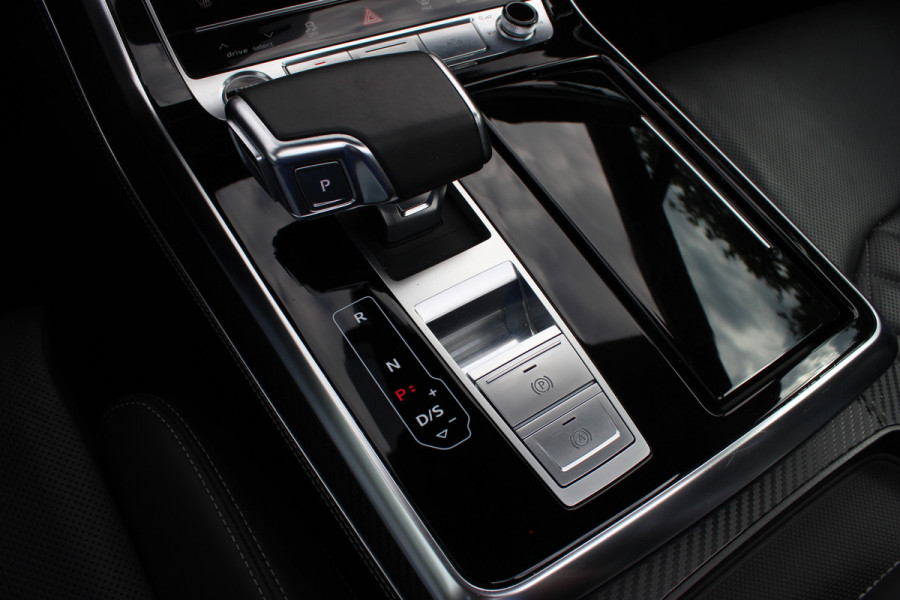 Audi Q7 60 TFSI e quattro Competition / SoH 91,5% / Trekhaak / Panoramadak / 360Camera / Head-up / Softclose / Luchtvering / 22'' / Keyless / Matrix LED / Carbon intr. / Stoelventilatie+Verwarming / Stuurverwarming / Bose / Dodeh