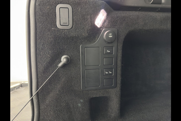 Land Rover Discovery 2.0 Td4 HSE Luxury *PANO | FULL-LED | LEATHER | KEYLESS | AIR-SUSPENSION | BLIND-SPOT | CAMERA | NAVI-FULLMAP | HEATED-COMFORTSEATS | PRIVACY-GLASS | SHIFT-PADDLES | ECC | CRUISE | 22''ALU*