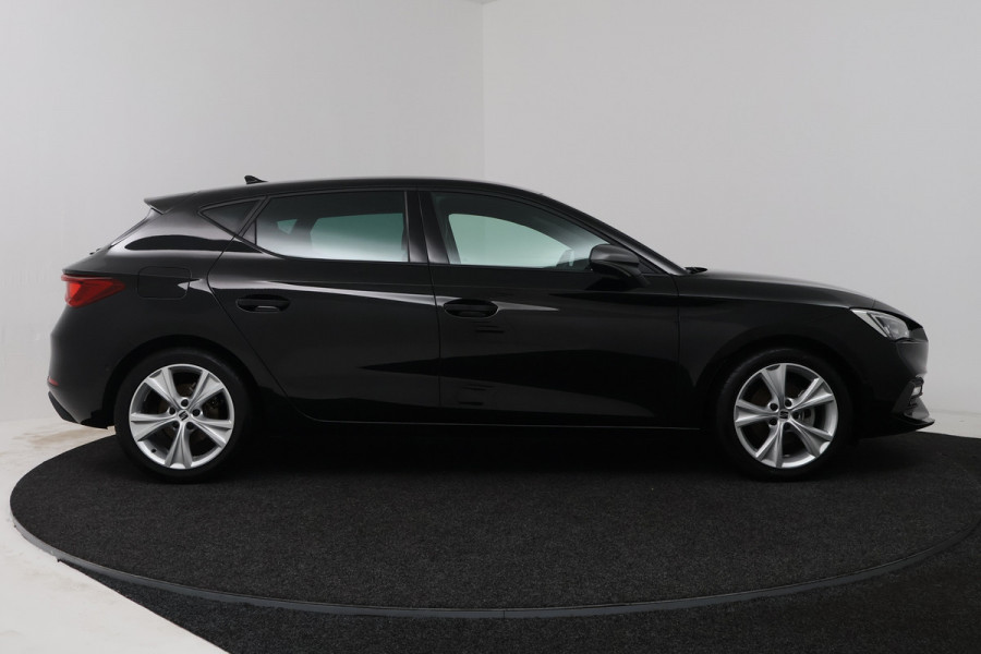 Seat Leon 1.0 TSI FR Business Intense (DIGITALE COCKPIT, CRUISE ADAPTIEF, NAVIGATIE)