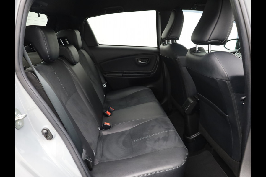 Toyota Yaris 1.5 Hybrid GR-Sport | Apple Carplay/ Android | LMV | Camera Prijs Rijklaar!!