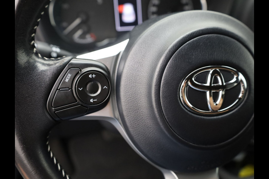 Toyota Yaris 1.5 Hybrid GR-Sport | Apple Carplay/ Android | LMV | Camera Prijs Rijklaar!!