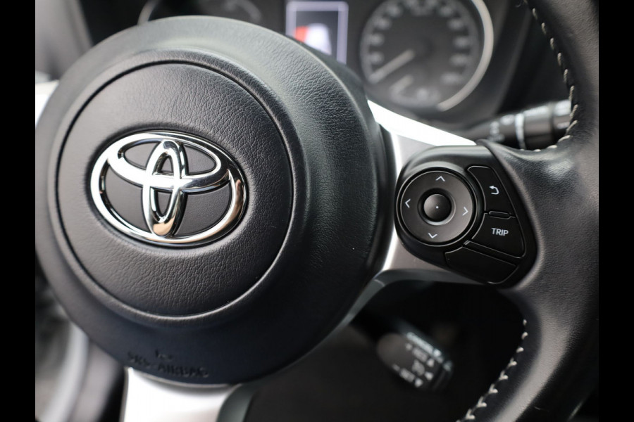 Toyota Yaris 1.5 Hybrid GR-Sport | Apple Carplay/ Android | LMV | Camera Prijs Rijklaar!!