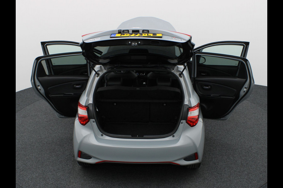 Toyota Yaris 1.5 Hybrid GR-Sport | Apple Carplay/ Android | LMV | Camera Prijs Rijklaar!!