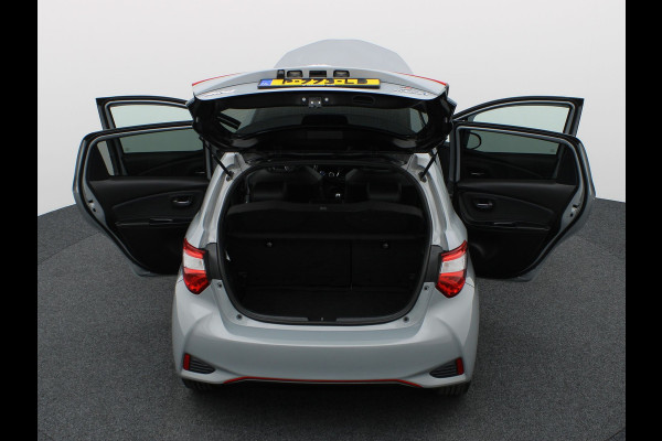 Toyota Yaris 1.5 Hybrid GR-Sport | Apple Carplay/ Android | LMV | Camera Prijs Rijklaar!!