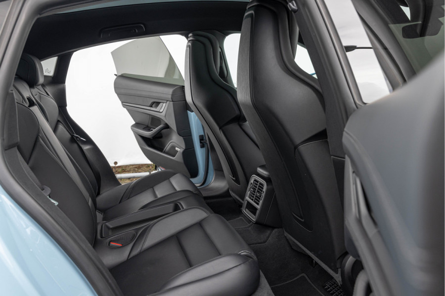 Porsche Taycan 4S Performance 84 kWh Pano Sport-Design 21'' Convaver ACC Bose