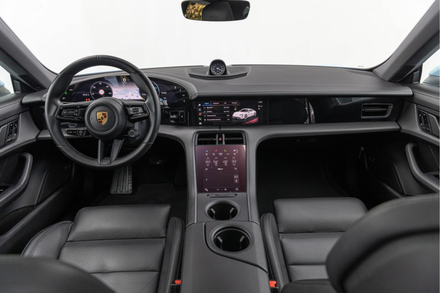 Porsche Taycan 4S Performance 84 kWh Pano Sport-Design 21'' Convaver ACC Bose