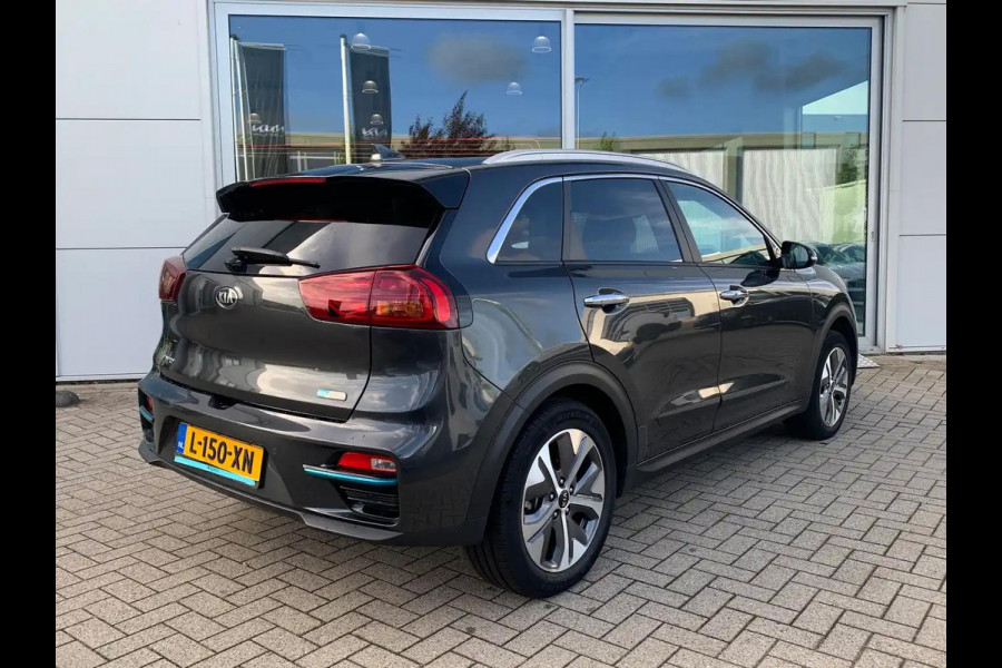 Kia e-Niro ExecutiveLine 64 kWh | Stoel en stuurverwarming | Navigatie | PDC voor en achter | Achteruitrijcamera |