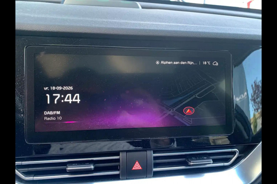 Kia e-Niro ExecutiveLine 64 kWh | Stoel en stuurverwarming | Navigatie | PDC voor en achter | Achteruitrijcamera |