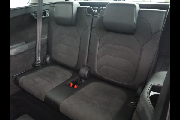 Škoda Kodiaq 1.5 TSI Limited Business Edition 7p. | Trekhaak | Pano.Dak | Camera | Sfeerverlichting | Stoelverwarming | LED | 7 Persoons