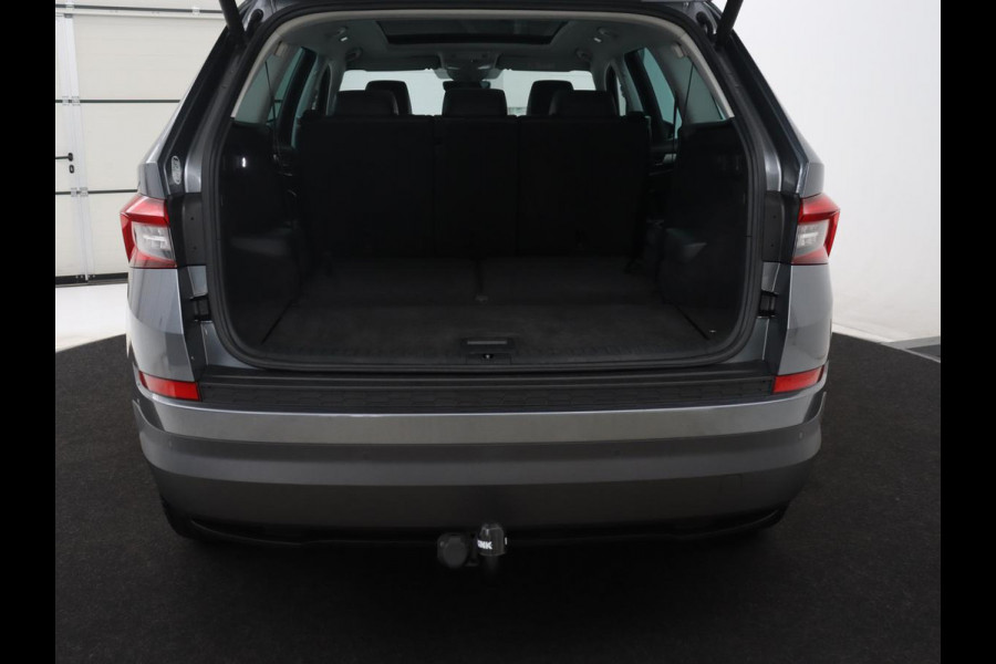 Škoda Kodiaq 1.5 TSI Limited Business Edition 7p. | Trekhaak | Pano.Dak | Camera | Sfeerverlichting | Stoelverwarming | LED | 7 Persoons