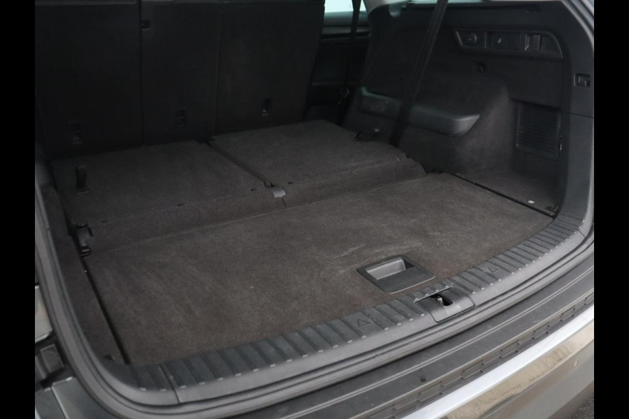 Škoda Kodiaq 1.5 TSI Limited Business Edition 7p. | Trekhaak | Pano.Dak | Camera | Sfeerverlichting | Stoelverwarming | LED | 7 Persoons