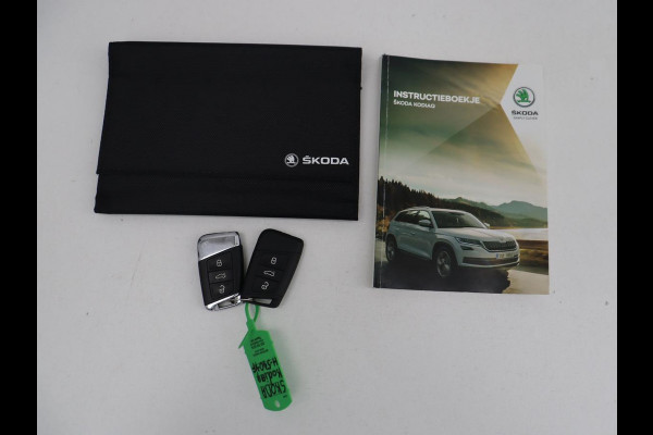 Škoda Kodiaq 1.5 TSI Limited Business Edition 7p. | Trekhaak | Pano.Dak | Camera | Sfeerverlichting | Stoelverwarming | LED | 7 Persoons