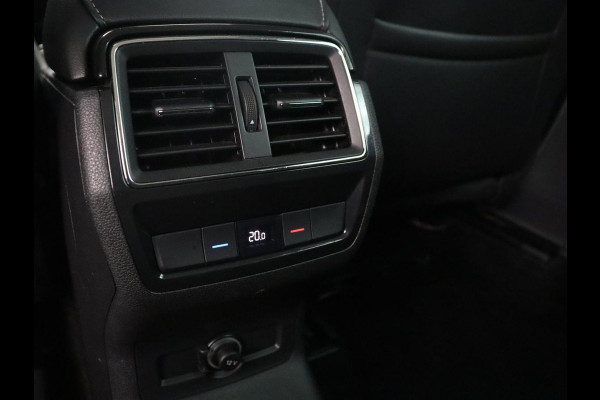 Škoda Kodiaq 1.5 TSI Limited Business Edition 7p. | Trekhaak | Pano.Dak | Camera | Sfeerverlichting | Stoelverwarming | LED | 7 Persoons