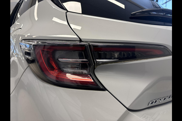 Toyota Corolla 1.8 HYBRID GR-SPORT BI-TONE AUTOMAAT GARANTIE 2031 CARPLAY NAVI.BI-TONE .PDC V+A .CLIMA.ADAPTIVE CRUISE