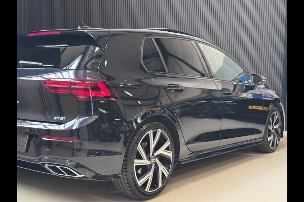 Volkswagen Golf 1.5 eTSI R-Line PANO | CAMERA | IQ LED | Blind Spot