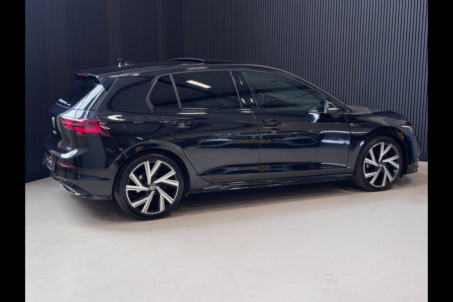 Volkswagen Golf 1.5 eTSI R-Line PANO | CAMERA | IQ LED | Blind Spot