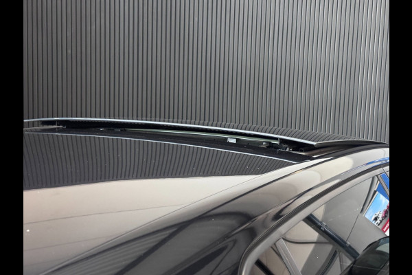 Volkswagen Golf 1.5 eTSI R-Line PANO | CAMERA | IQ LED | Blind Spot