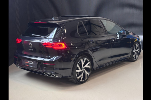Volkswagen Golf 1.5 eTSI R-Line PANO | CAMERA | IQ LED | Blind Spot
