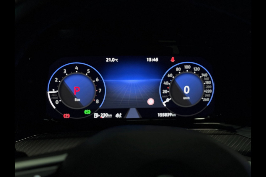 Volkswagen Golf 1.5 eTSI R-Line PANO | CAMERA | IQ LED | Blind Spot