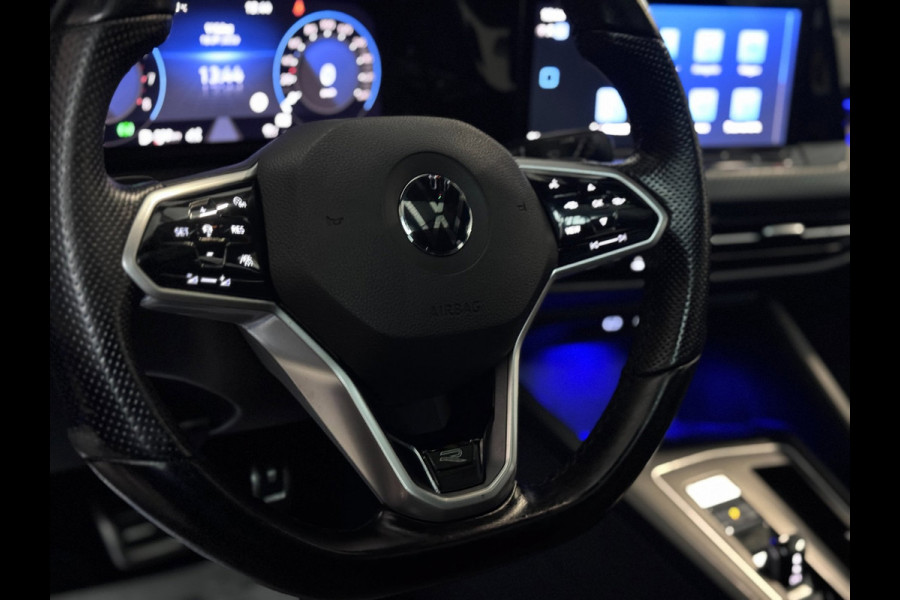 Volkswagen Golf 1.5 eTSI R-Line PANO | CAMERA | IQ LED | Blind Spot
