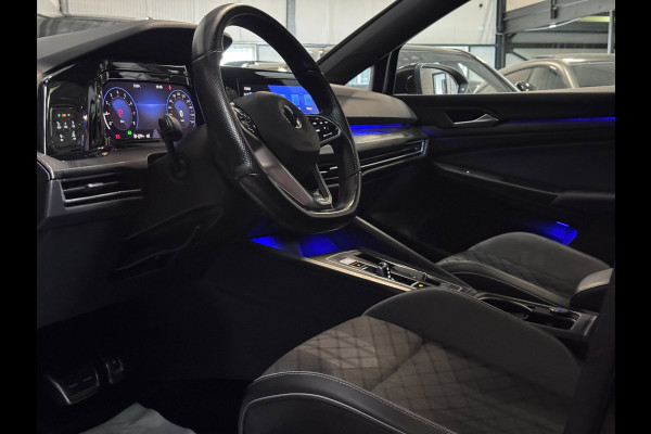 Volkswagen Golf 1.5 eTSI R-Line PANO | CAMERA | IQ LED | Blind Spot
